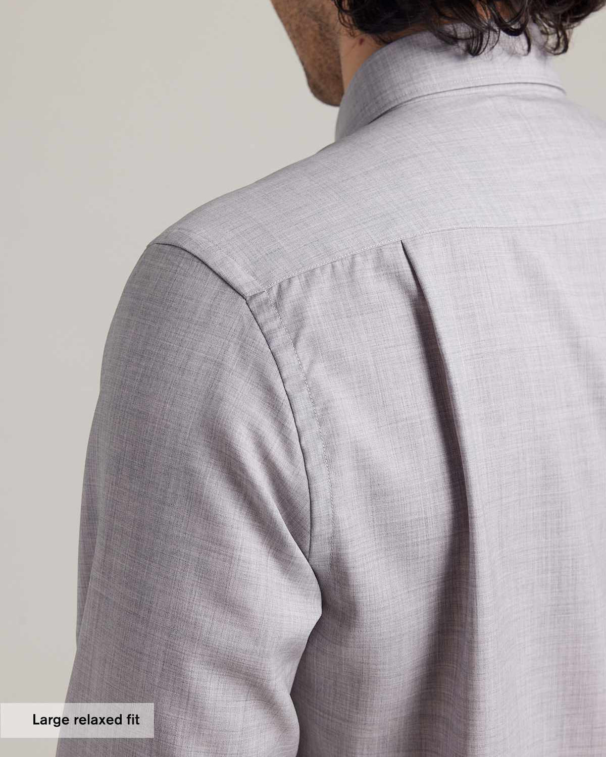 back pleat details of merino wool shirt in relaxed fit