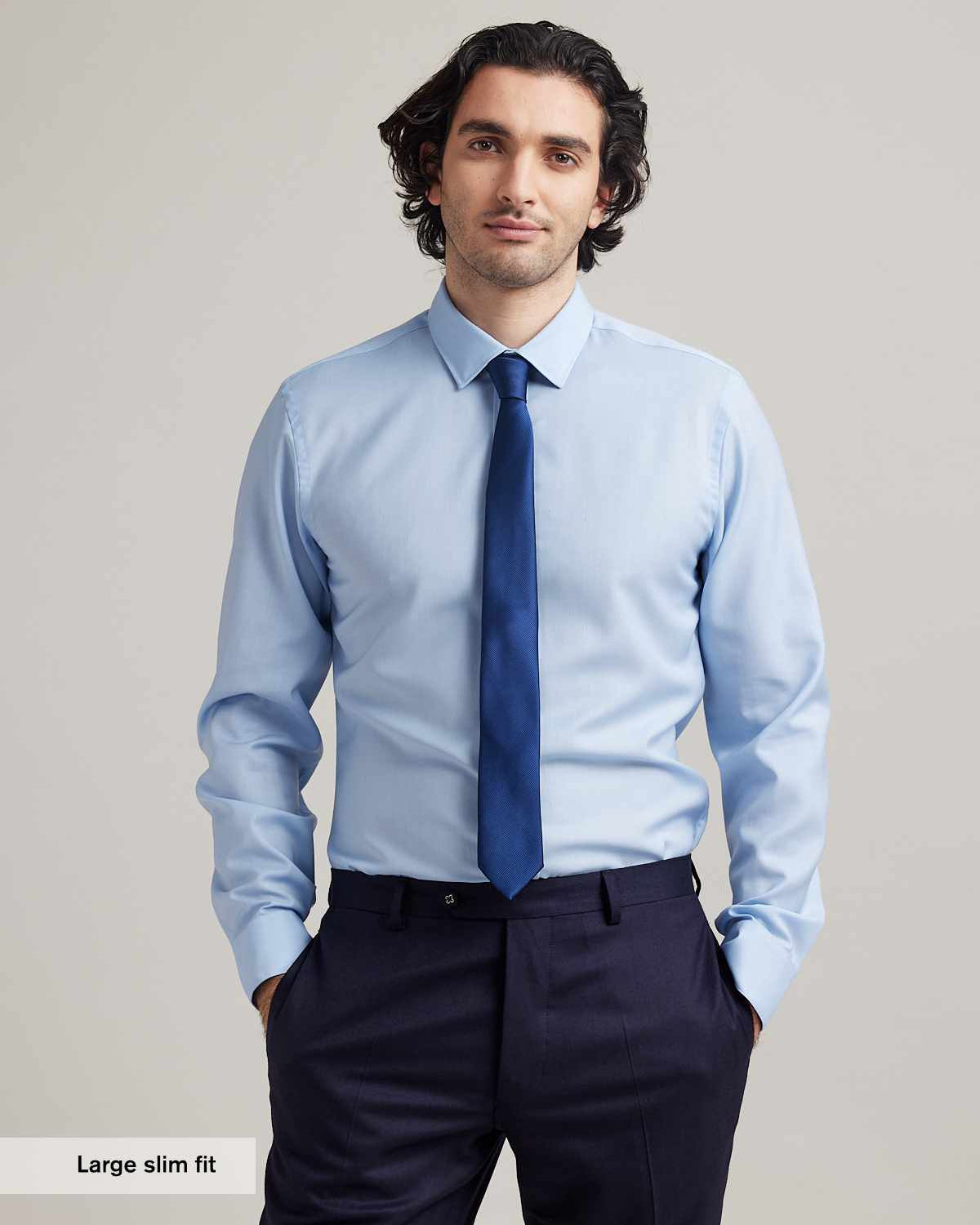 dressed merino wool shirt in light blue with navy tie