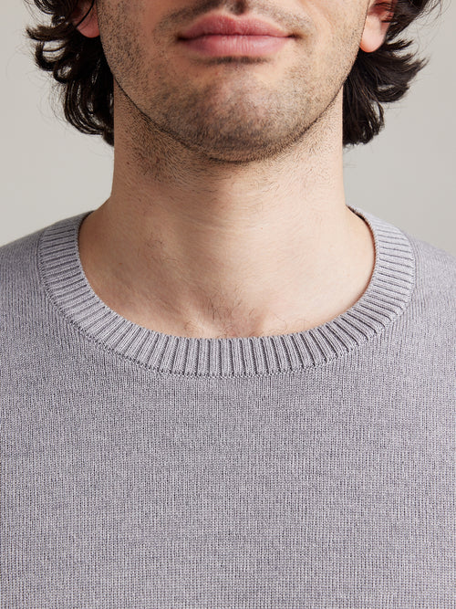 Merino wool sweater for men in light grey melange color with crew neck half milano stitch made in Portugal
