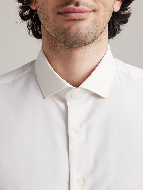 Spread collar on white merino shirt for men with white buttons from Wolk