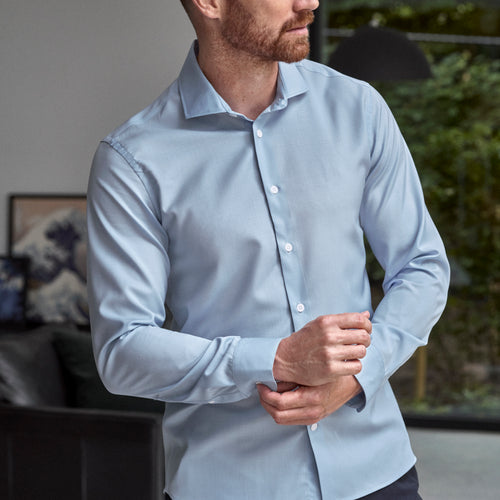 Timeless light blue shirt in merino wool for men